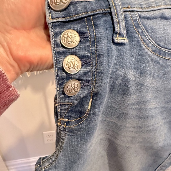 Rock & Republic button up jeans! Size 2 - Picture 4 of 4
